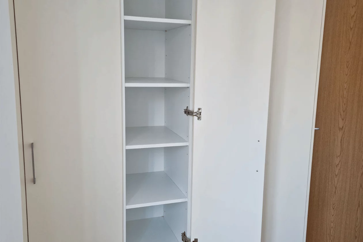 White Alpin: rafturile din interior