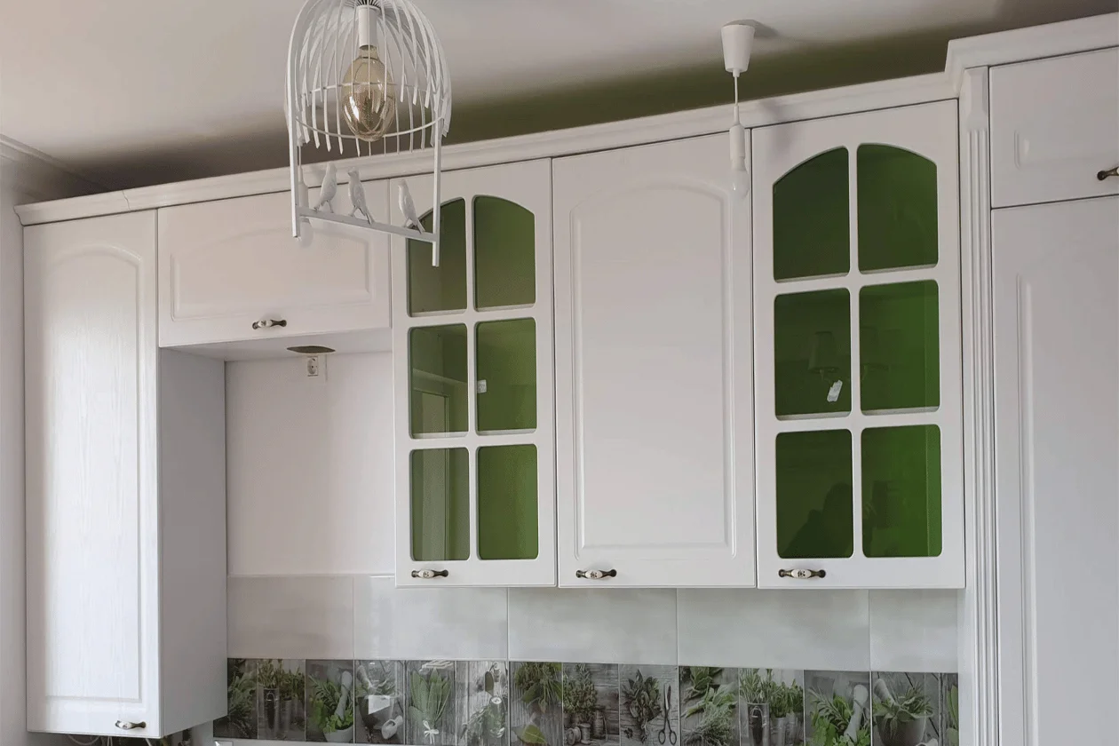 Classic Design: vitrinele cu sticlă verde